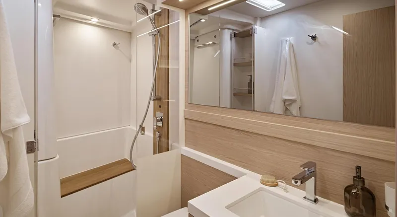 Slide: The Image of Beneteau Oceanis Yacht 60 - 14