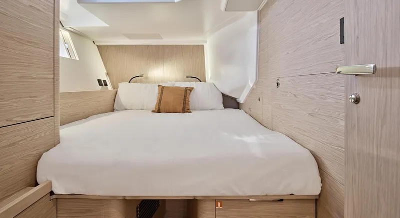 Slide: The Image of Beneteau Oceanis Yacht 60 - 18