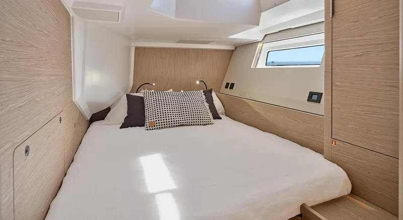 Slide: The Image of Beneteau Oceanis Yacht 60 - 19