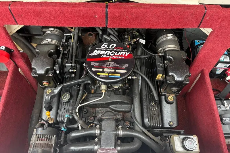 Slide: The Image of Engine of a 2001 Bayliner 210 Classic boat with Mercury MerCruiser 5.0L. - 6
