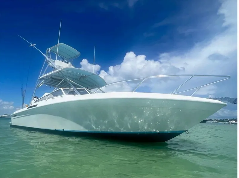 Slide: The Image of Contender 35 Side Console 1997 - 1