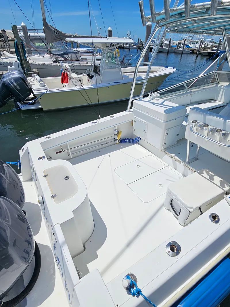 Slide: The Image of Contender 35 Side Console 1997 - 10