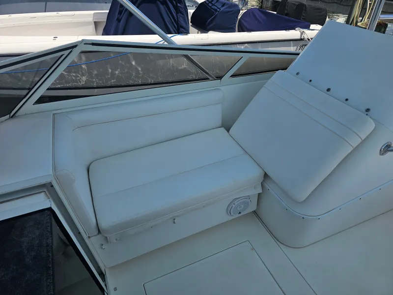 Slide: The Image of Contender 35 Side Console 1997 - 16