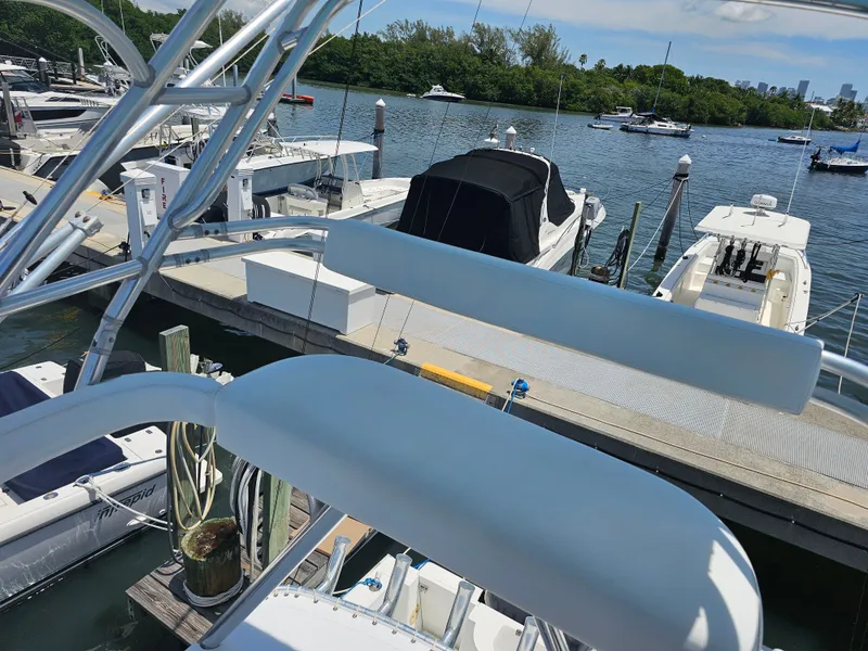 Slide: The Image of Contender 35 Side Console 1997 - 30