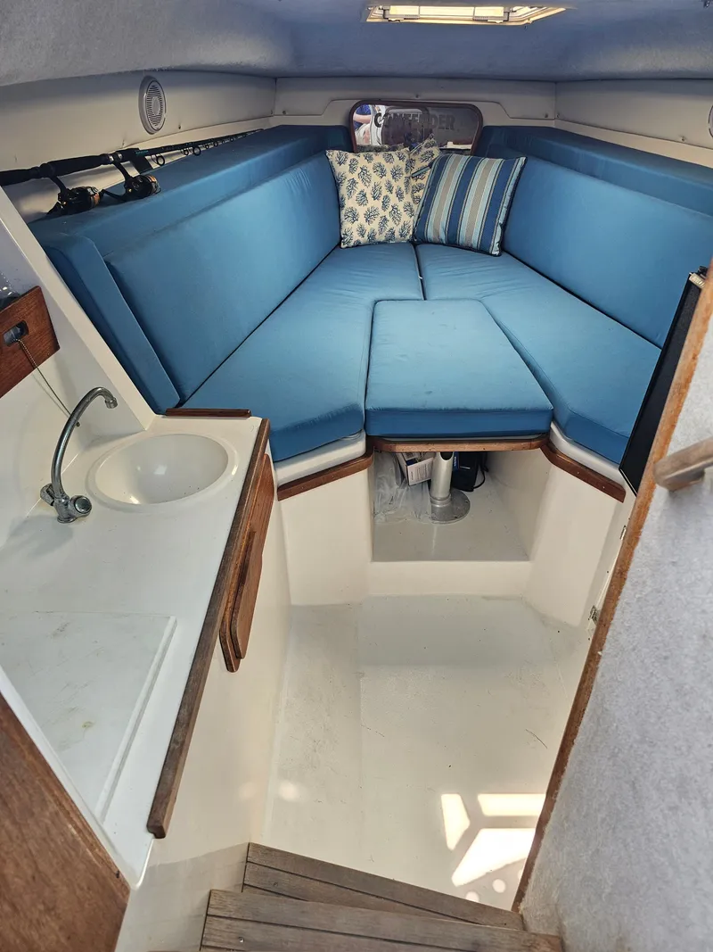 Slide: The Image of Contender 35 Side Console 1997 - 32