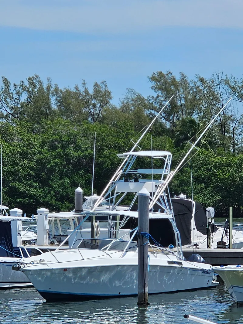 Slide: The Image of Contender 35 Side Console 1997 - 6