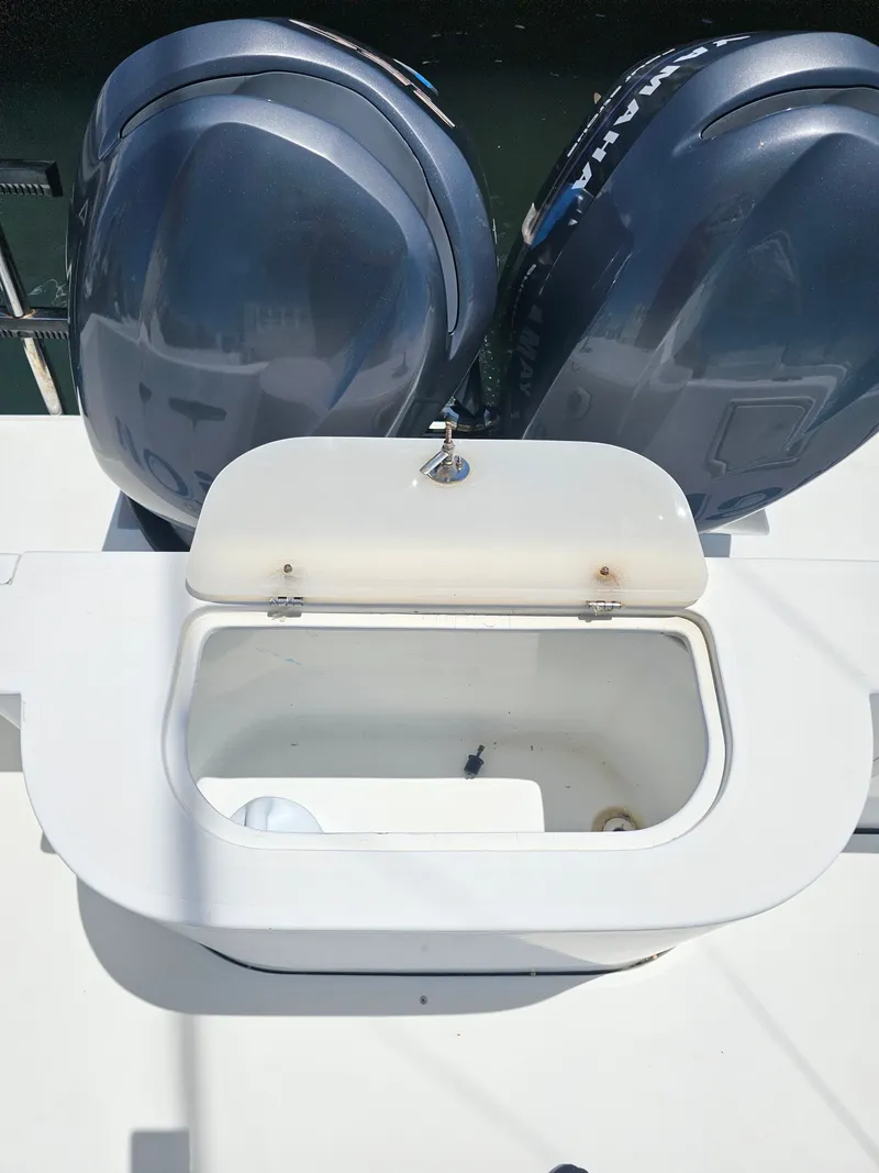 Slide: The Image of Contender 35 Side Console 1997 - 9