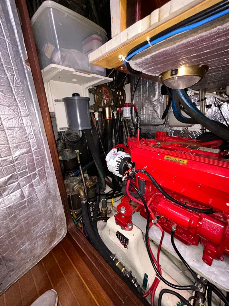 Slide: The Image of Norseman Cutter 1985 - 12