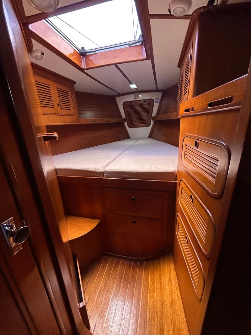 Slide: The Image of Norseman Cutter 1985 - 14