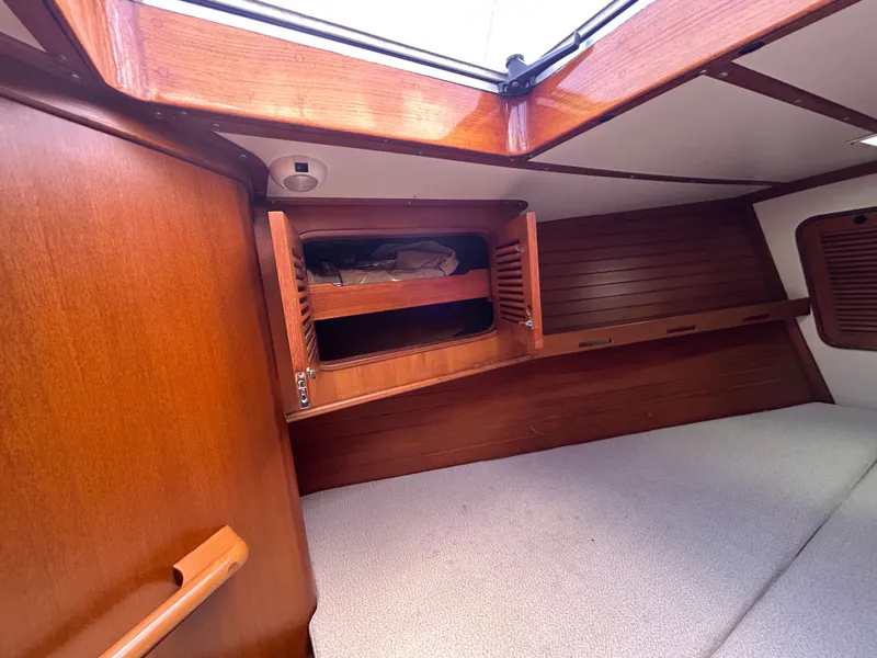 Slide: The Image of Norseman Cutter 1985 - 15