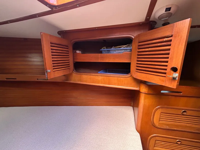 Slide: The Image of Norseman Cutter 1985 - 16