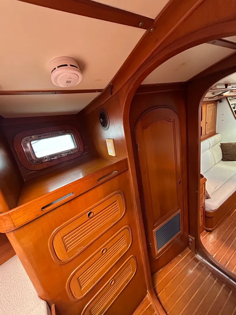 Slide: The Image of Norseman Cutter 1985 - 17