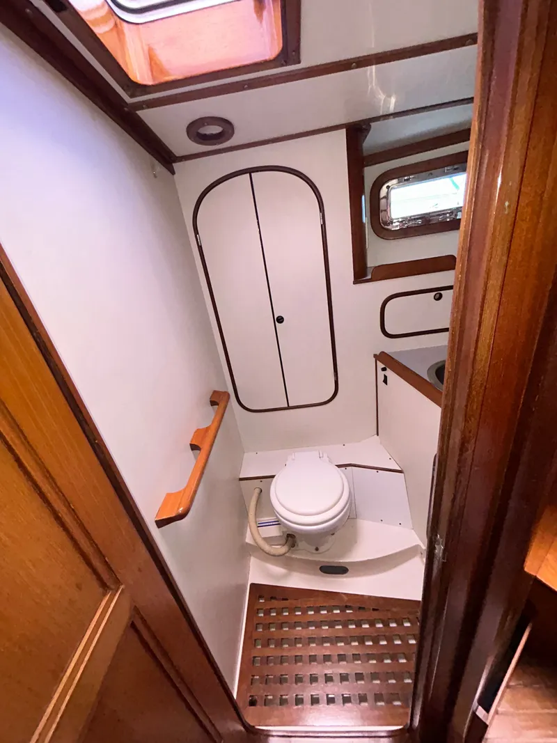 Slide: The Image of Norseman Cutter 1985 - 18