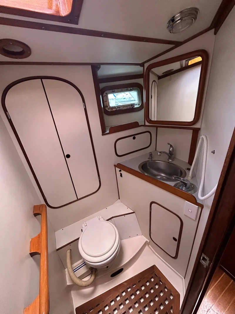 Slide: The Image of Norseman Cutter 1985 - 19