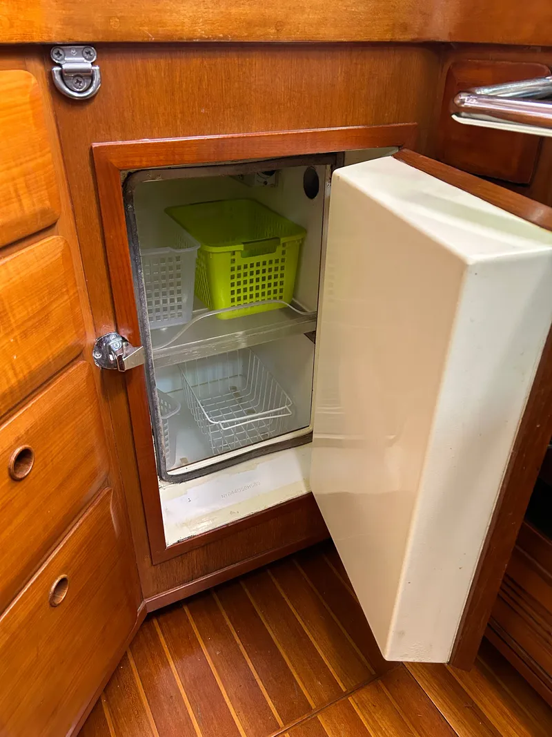 Slide: The Image of Norseman Cutter 1985 - 24