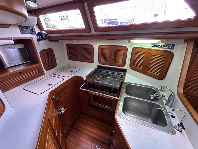 Slide: The Image of Norseman Cutter 1985 - 27