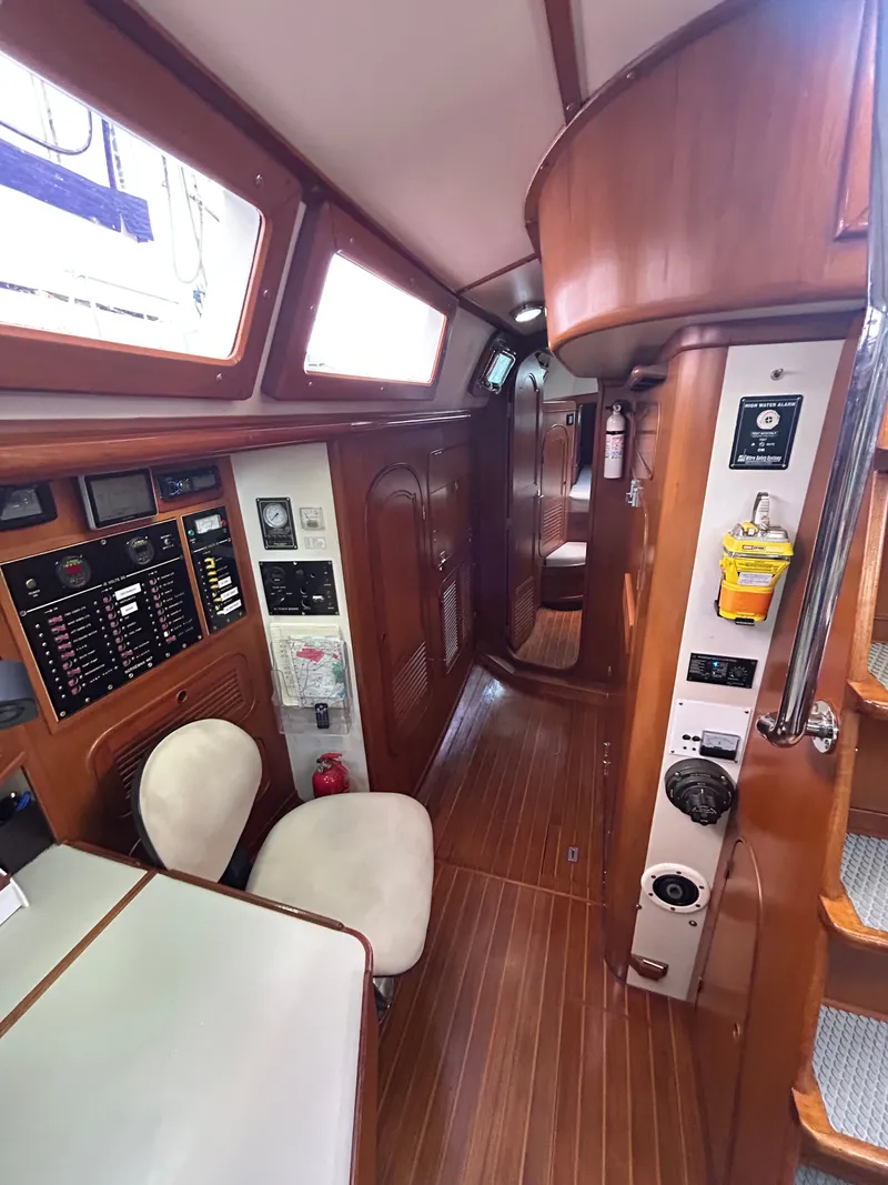 Slide: The Image of Norseman Cutter 1985 - 33