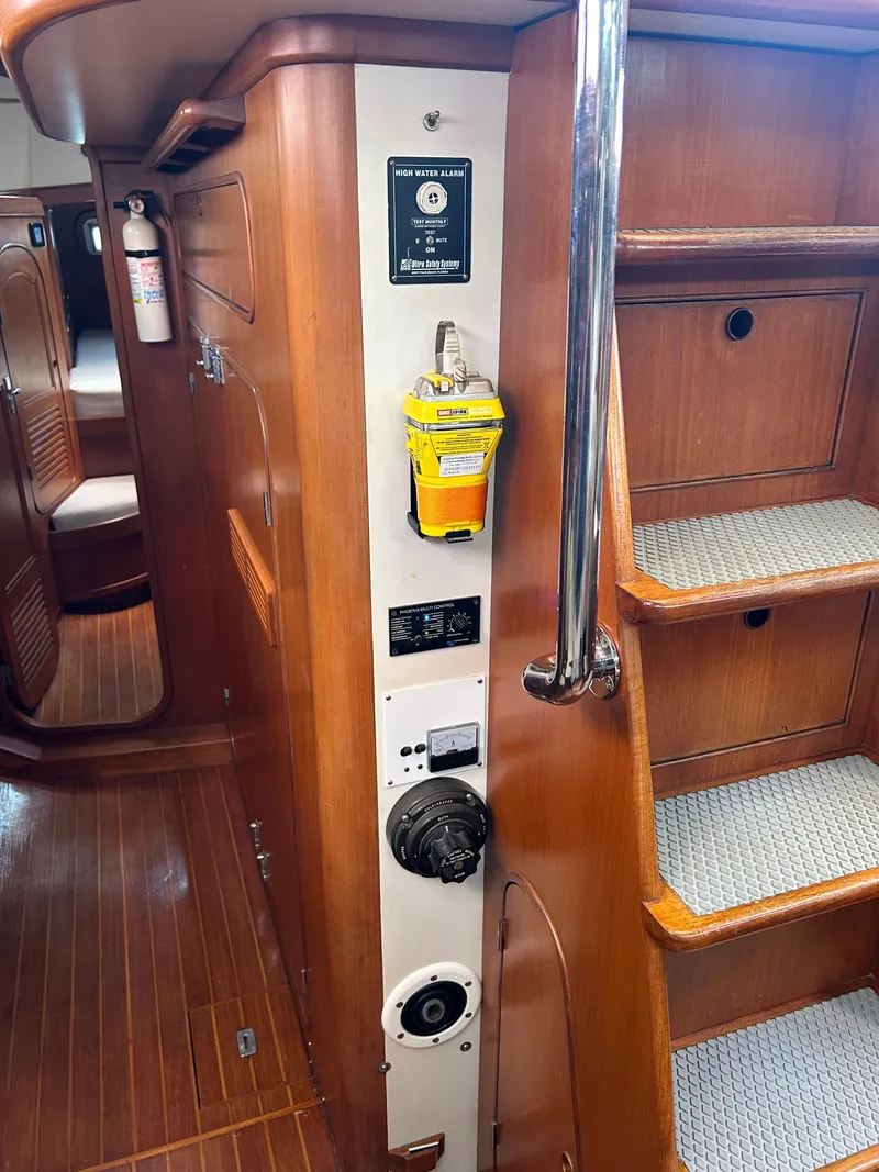 Slide: The Image of Norseman Cutter 1985 - 34