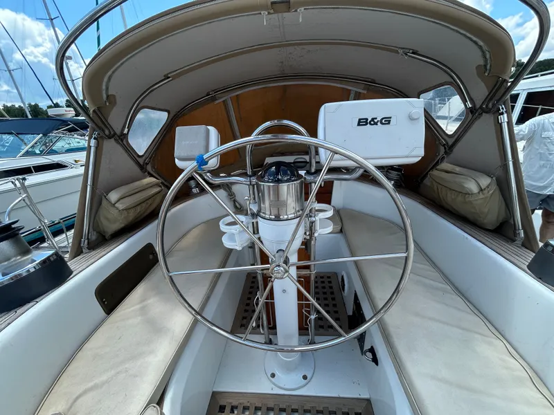 Slide: The Image of Norseman Cutter 1985 - 37