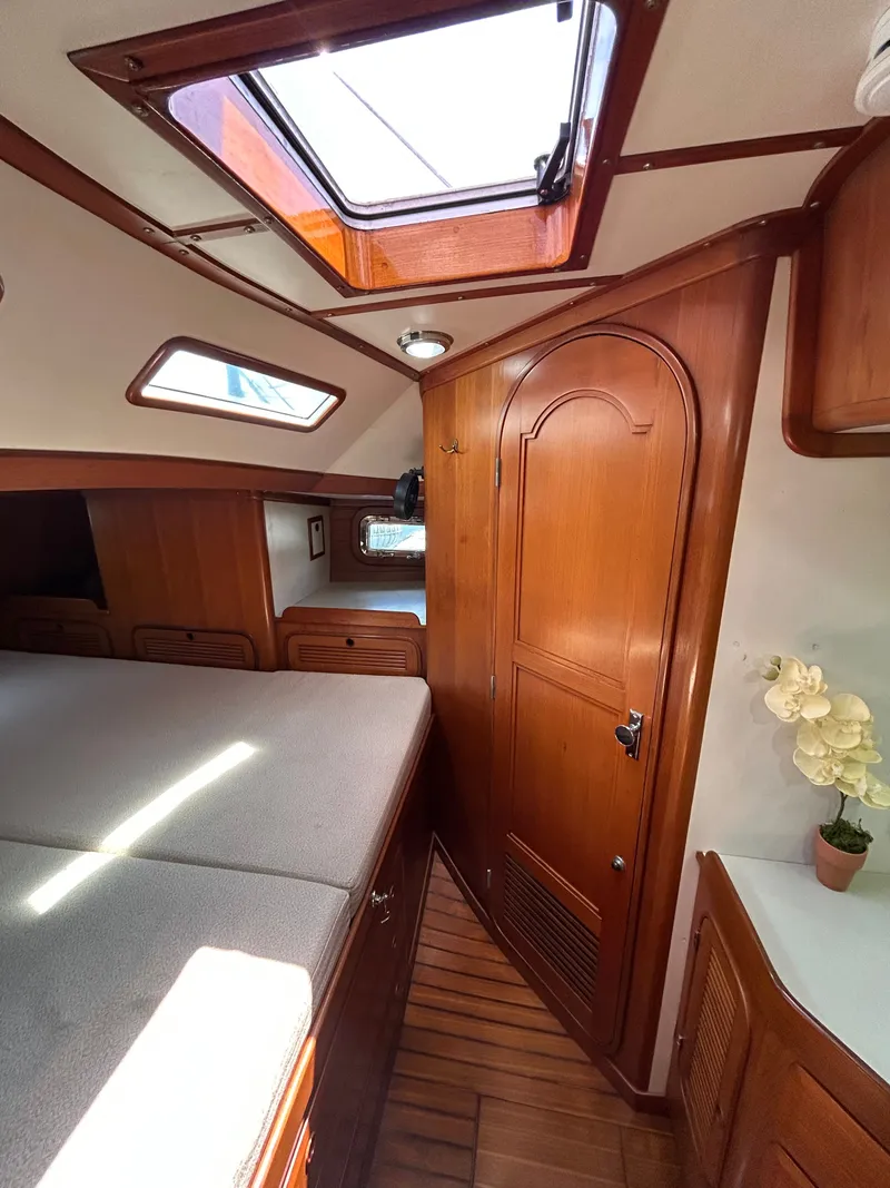 Slide: The Image of Norseman Cutter 1985 - 4