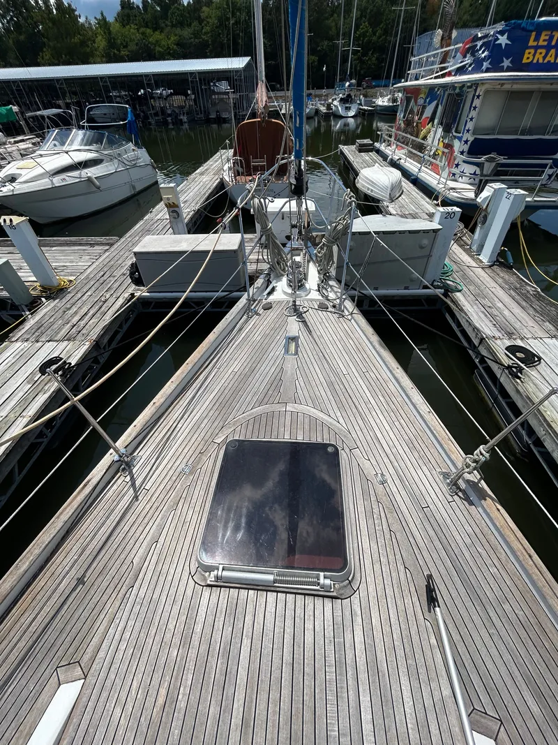 Slide: The Image of Norseman Cutter 1985 - 43