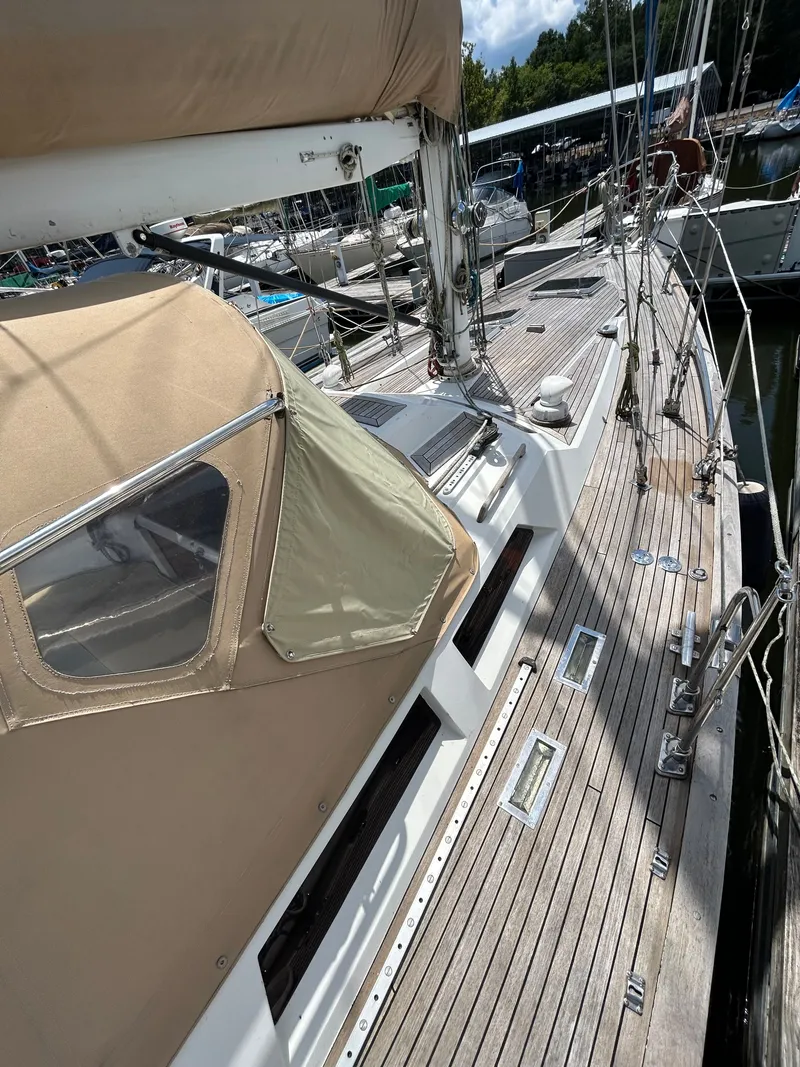 Slide: The Image of Norseman Cutter 1985 - 47