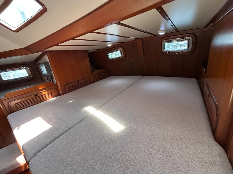 Slide: The Image of Norseman Cutter 1985 - 5