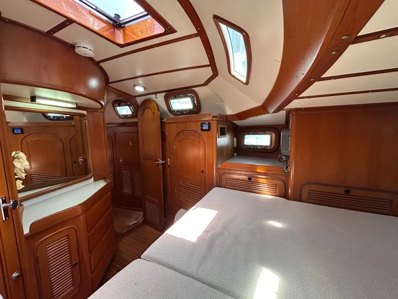 Slide: The Image of Norseman Cutter 1985 - 6