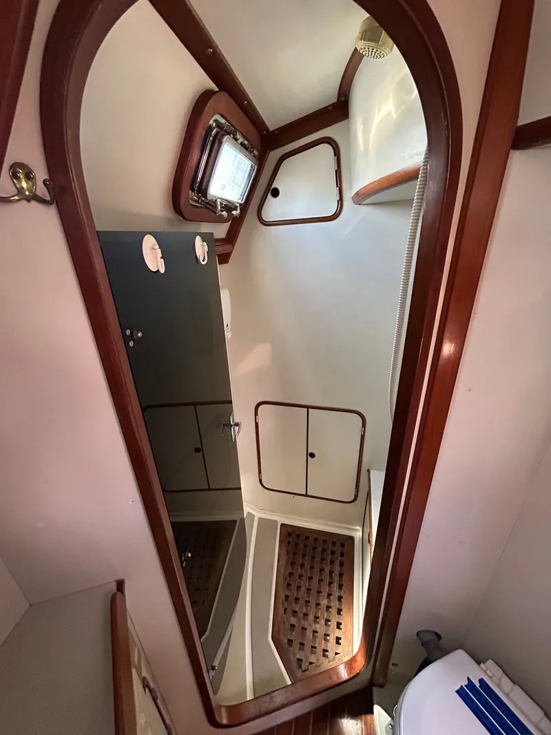 Slide: The Image of Norseman Cutter 1985 - 7