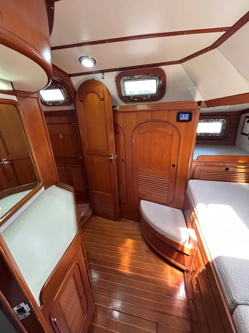 Slide: The Image of Norseman Cutter 1985 - 9