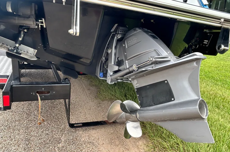 Slide: The Image of Cobalt R6 Surf 2023 - 10