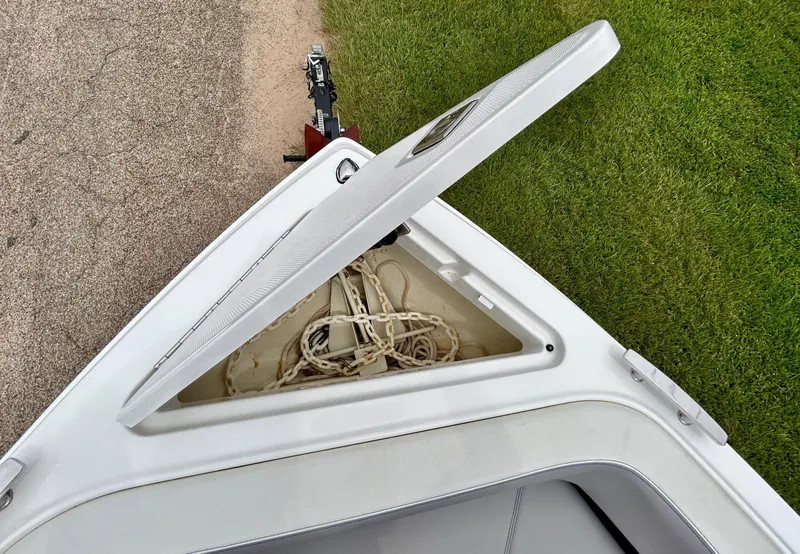 Slide: The Image of Cobalt R6 Surf 2023 - 12