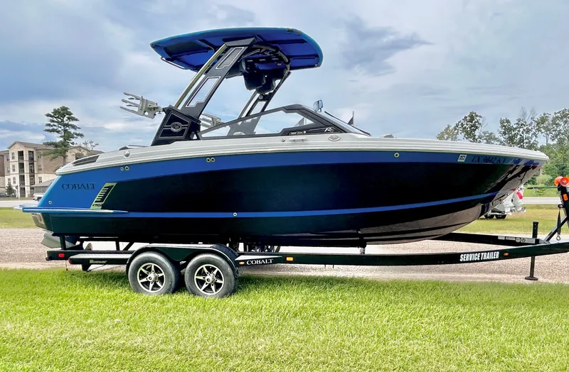 Slide: The Image of Cobalt R6 Surf 2023 - 3