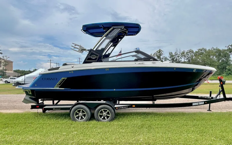 Slide: The Image of Cobalt R6 Surf 2023 - 4