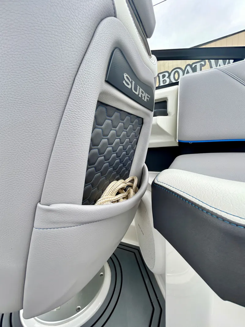 Slide: The Image of Cobalt R6 Surf 2023 - 42