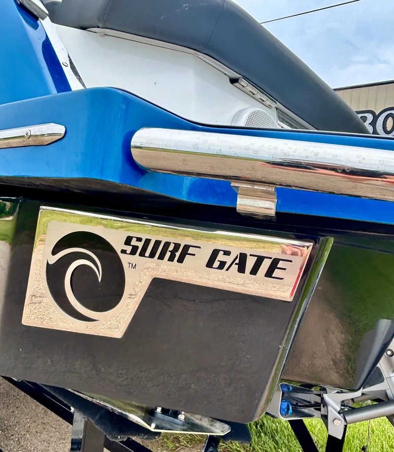 Slide: The Image of Cobalt R6 Surf 2023 - 7