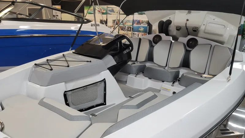 Slide: The Image of Scarab 165 SE 2026 - 21