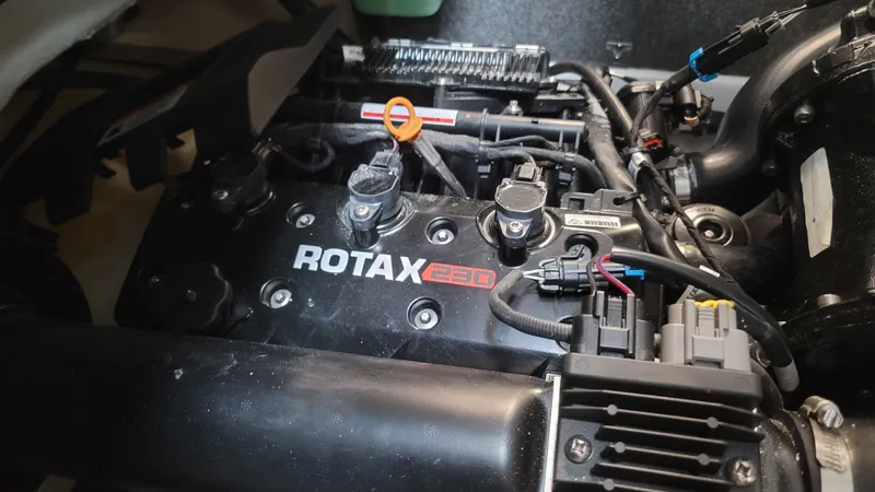 Slide: The Image of Scarab 165 SE 2026 - 23