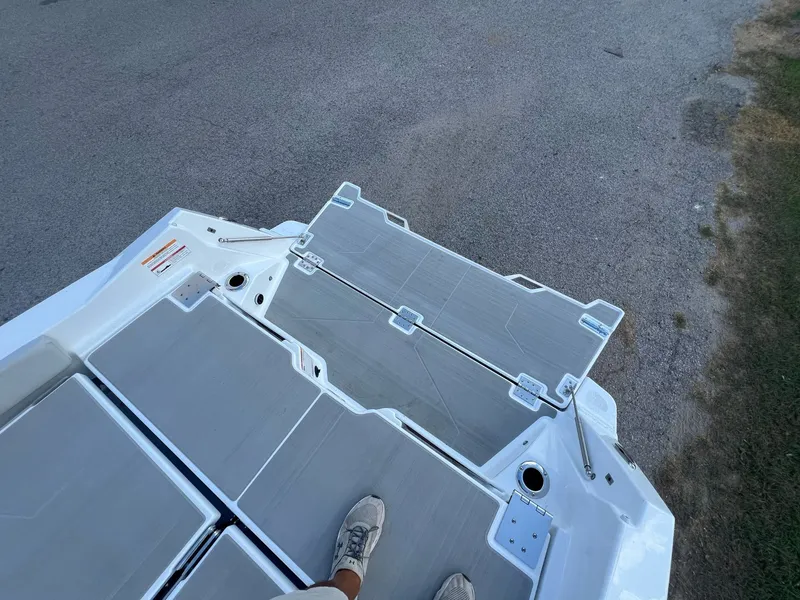 Slide: The Image of Scarab 235 Open SE 2025 - 11