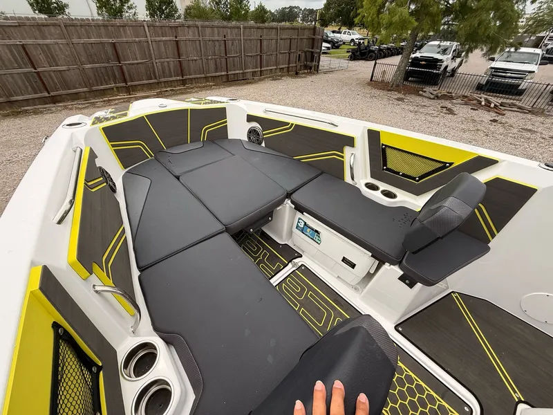 Slide: The Image of Scarab 255 Open 2025 - 40