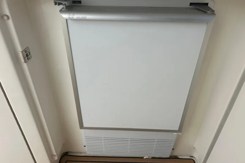 Slide: The Image of Sea Ray 360 Sundancer 2005 - 54