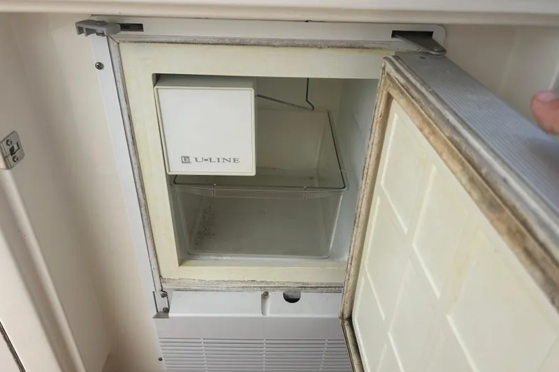 Slide: The Image of Sea Ray 360 Sundancer 2005 - 55