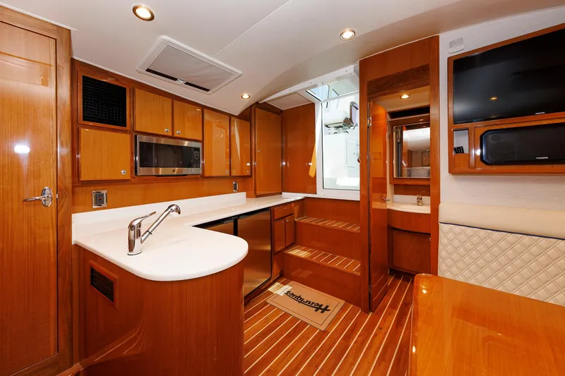 Slide: The Image of Henriques 42 Express Hardtop 2023 - 53