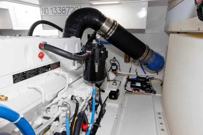 Slide: The Image of Henriques 42 Express Hardtop 2023 - 70