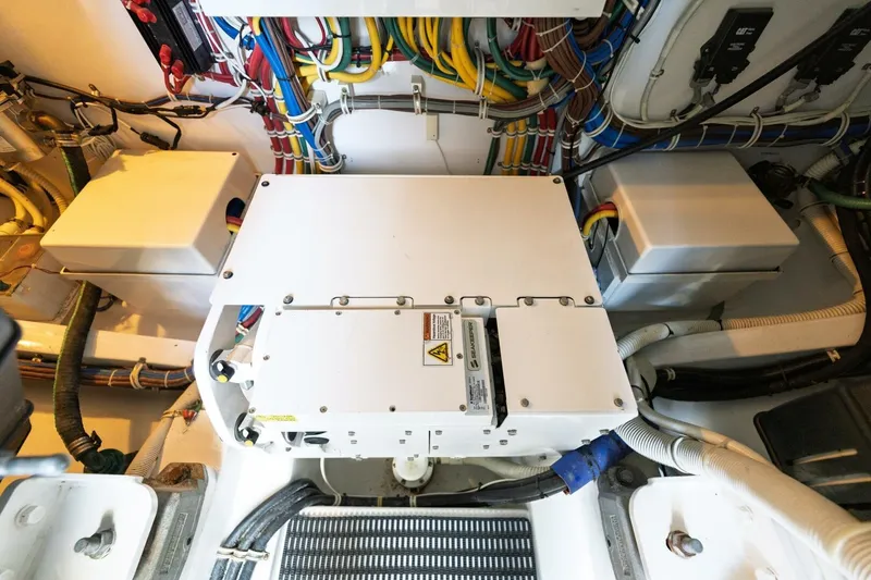 Slide: The Image of Hatteras GT45X Flybridge 2018 - 53