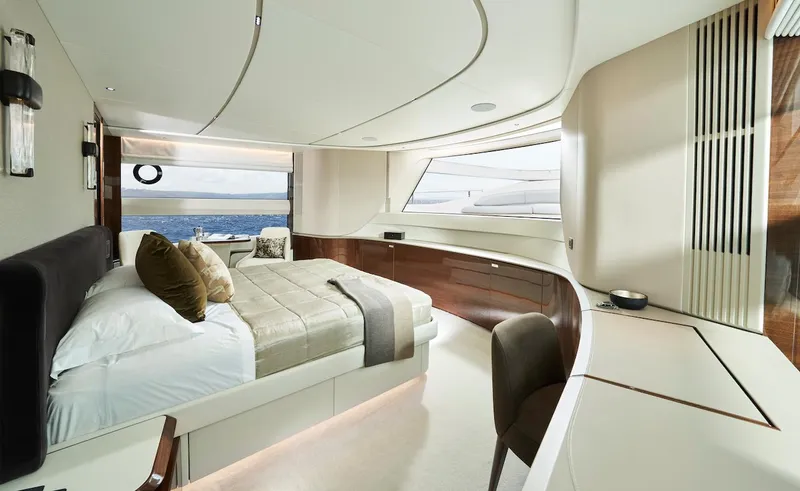 Slide: The Image of Main Deck Master - 30