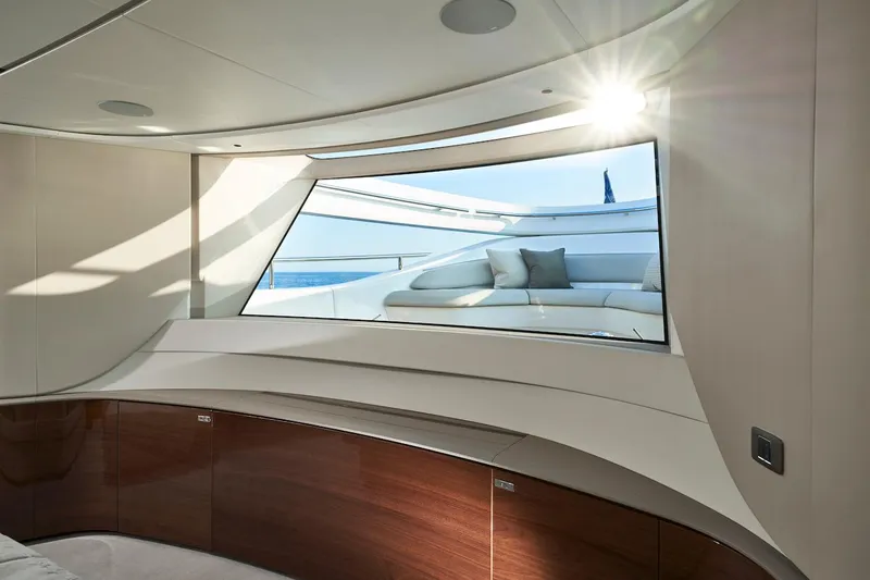 Slide: The Image of Main Deck Master - 31