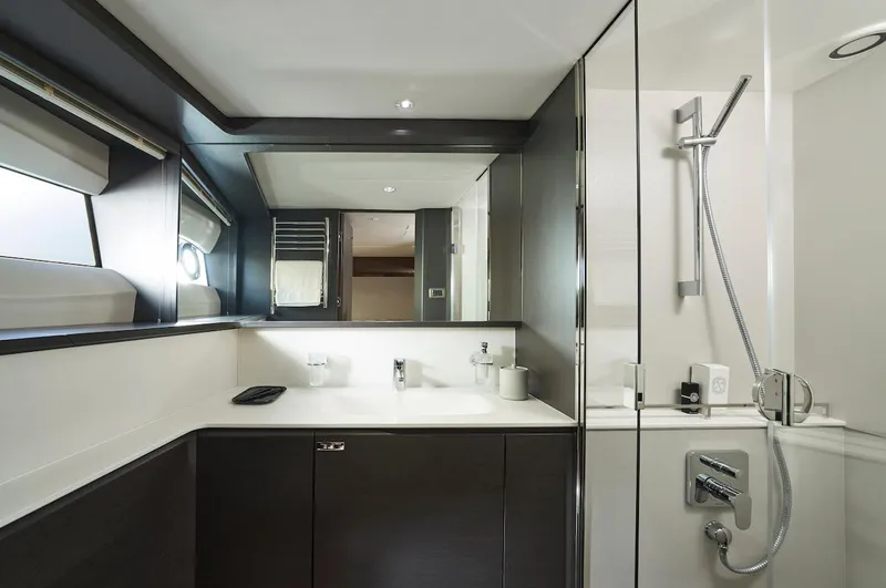 Slide: The Image of Port Guest Bathroom - 47