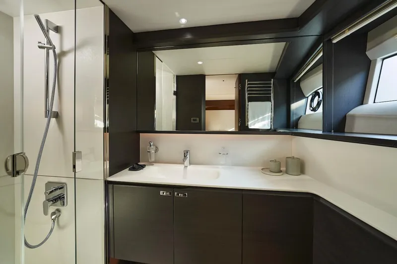 Slide: The Image of Starboard Guest Bathroom - 49