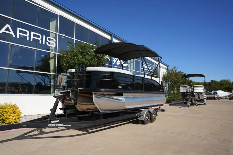 Slide: The Image of Harris Cruiser 210 2026 - 1
